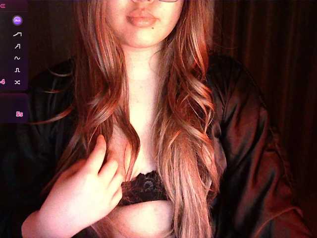 HoneyMoans live cam on BongaCams
