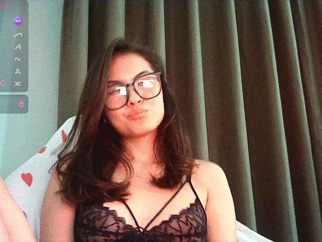 HoneyMoans live cam on BongaCams