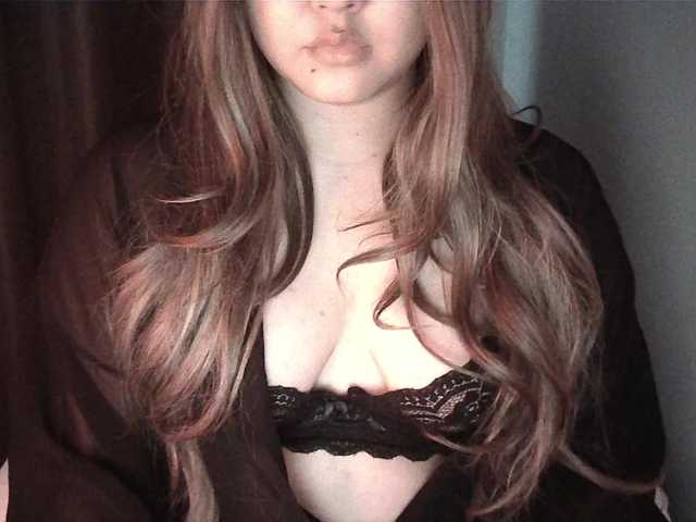 HoneyMoans live cam on BongaCams