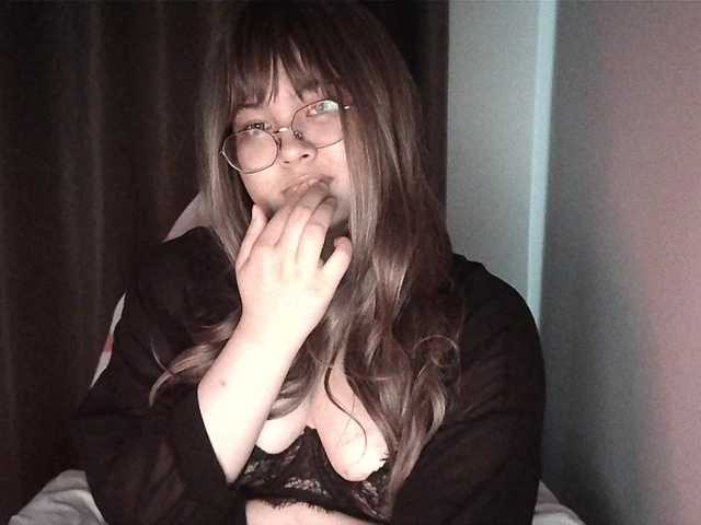 HoneyMoans live cam on BongaCams