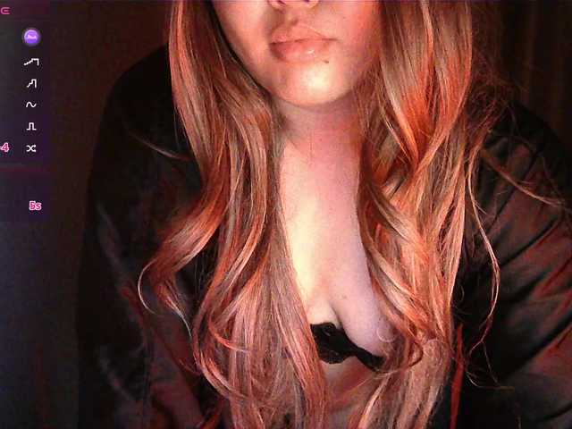 HoneyMoans live cam on BongaCams