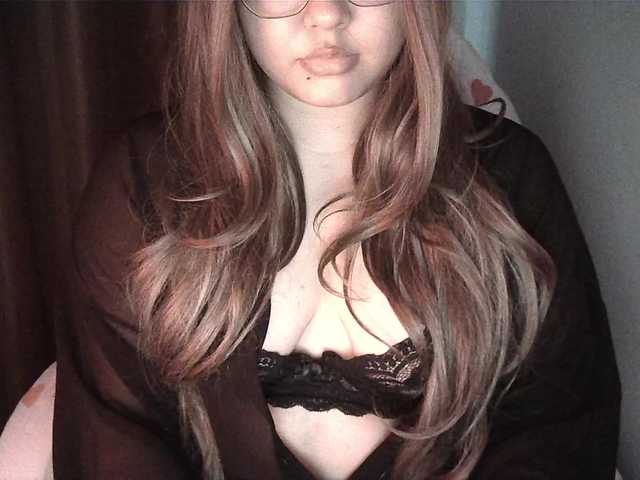 HoneyMoans live cam on BongaCams