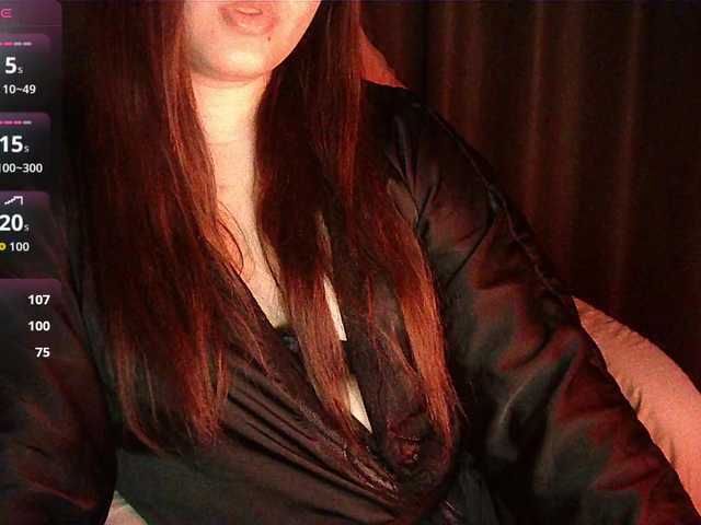 HoneyMoans live cam on BongaCams