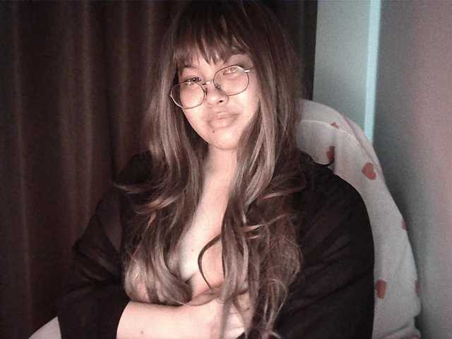 HoneyMoans live cam on BongaCams