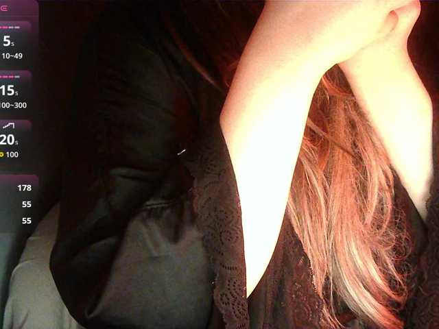 HoneyMoans live cam on BongaCams
