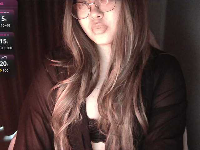 HoneyMoans live cam on BongaCams