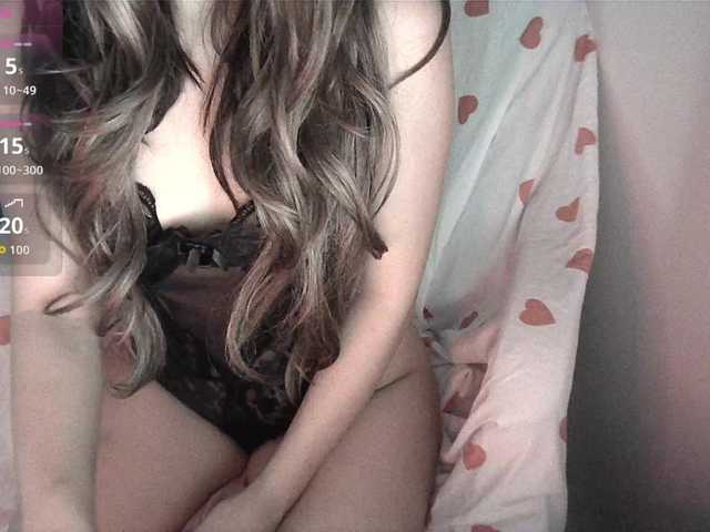 HoneyMoans live cam on BongaCams