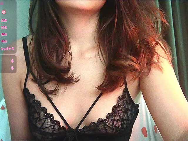 HoneyMoans live webcam show