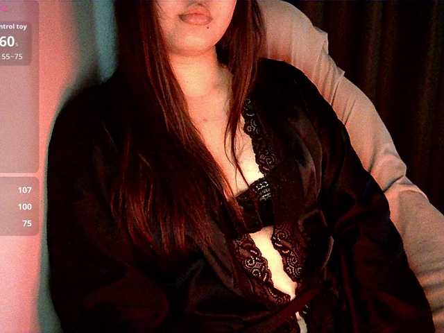 HoneyMoans live cam on BongaCams