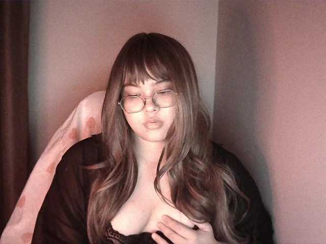 HoneyMoans live cam on BongaCams