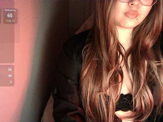 HoneyMoans live cam on BongaCams