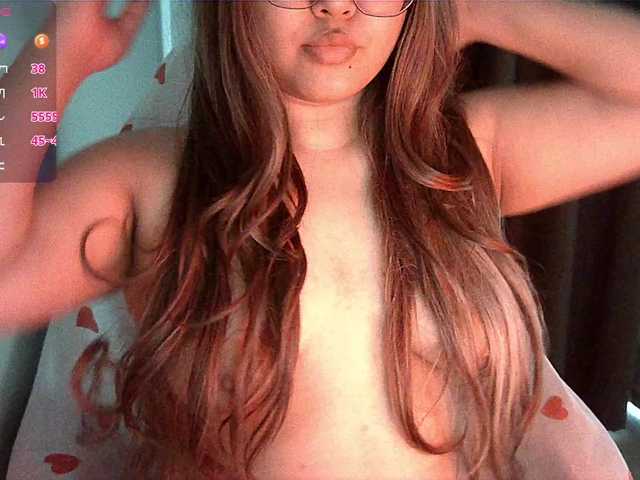 HoneyMoans live webcam show