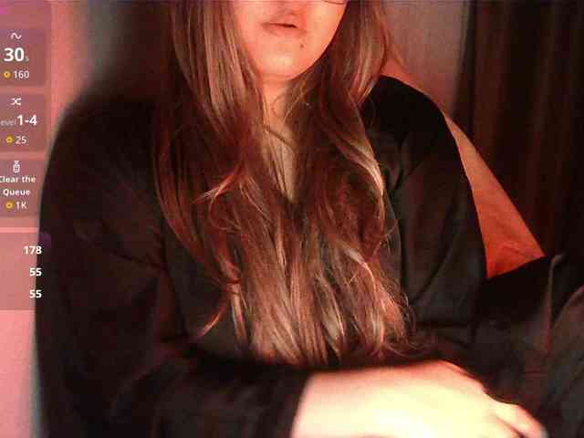 HoneyMoans webcam