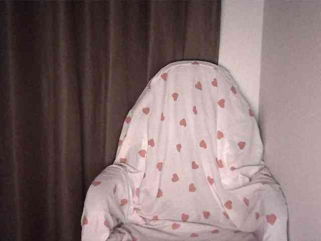HoneyMoans webcam