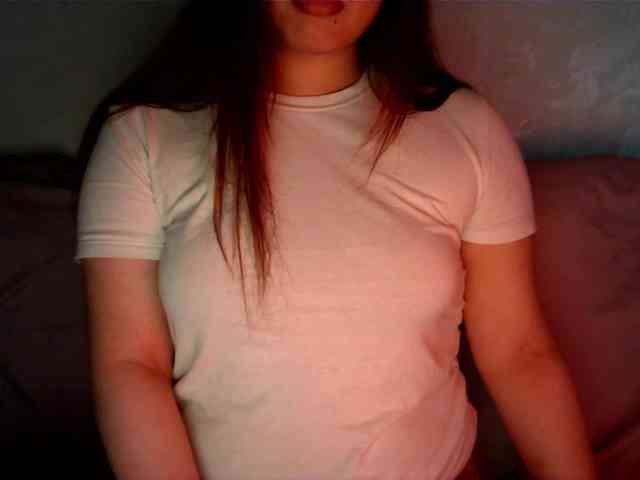 HoneyMoans webcam