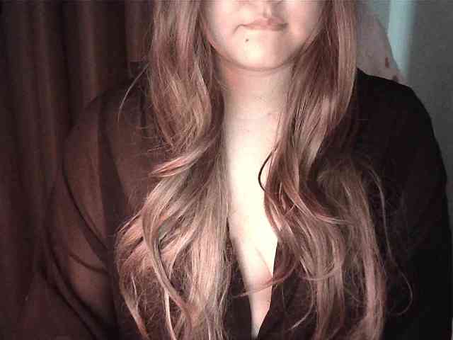 HoneyMoans webcam
