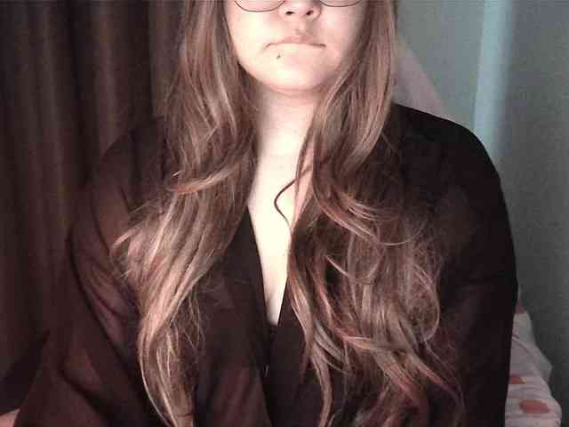 HoneyMoans webcam
