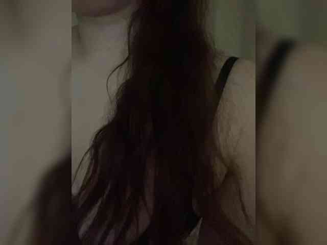 HoneyMoans webcam