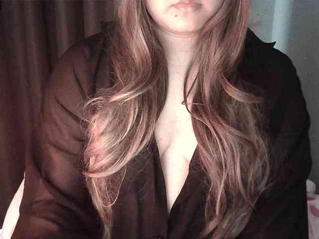 HoneyMoans webcam