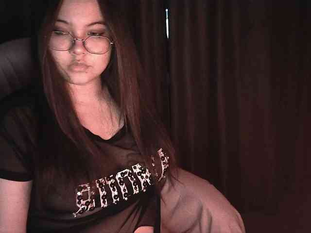 HoneyMoans webcam