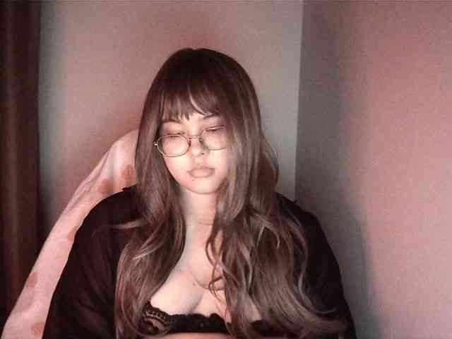 HoneyMoans webcam