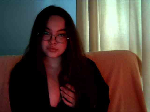 HoneyMoans webcam