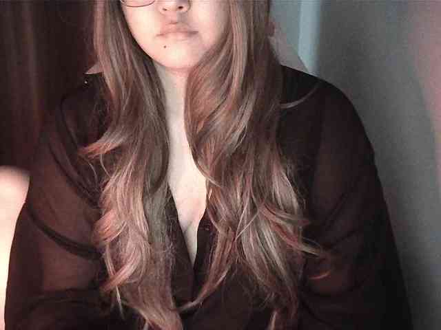 HoneyMoans webcam