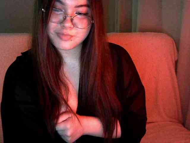 HoneyMoans webcam