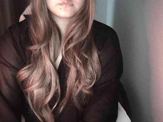 HoneyMoans webcam