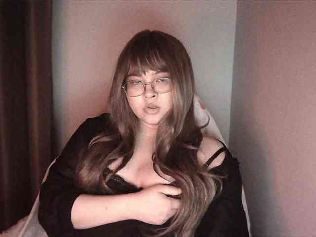 HoneyMoans webcam
