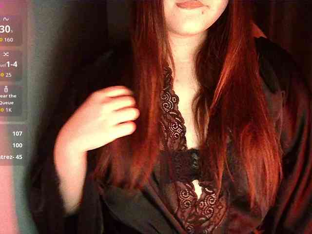 HoneyMoans webcam