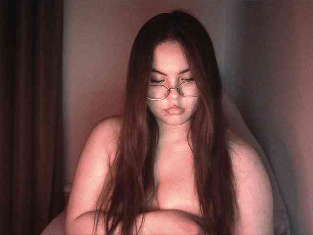 HoneyMoans webcam