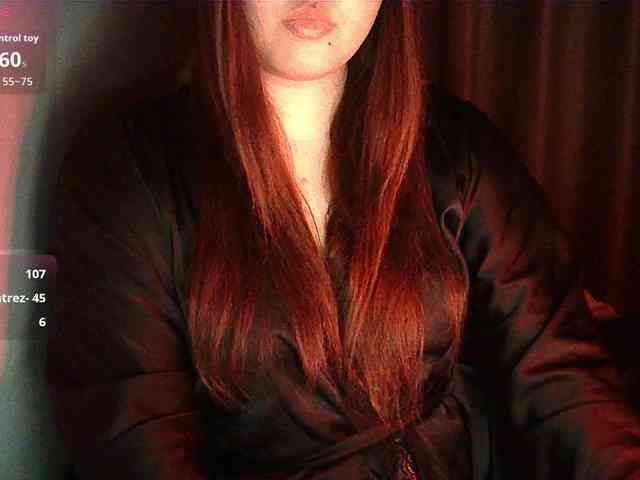 HoneyMoans webcam