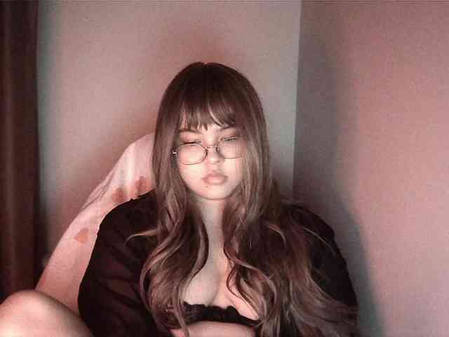 HoneyMoans webcam