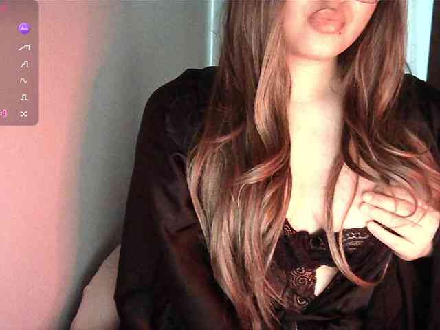 HoneyMoans webcam