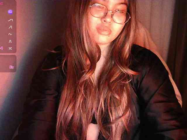 HoneyMoans webcam