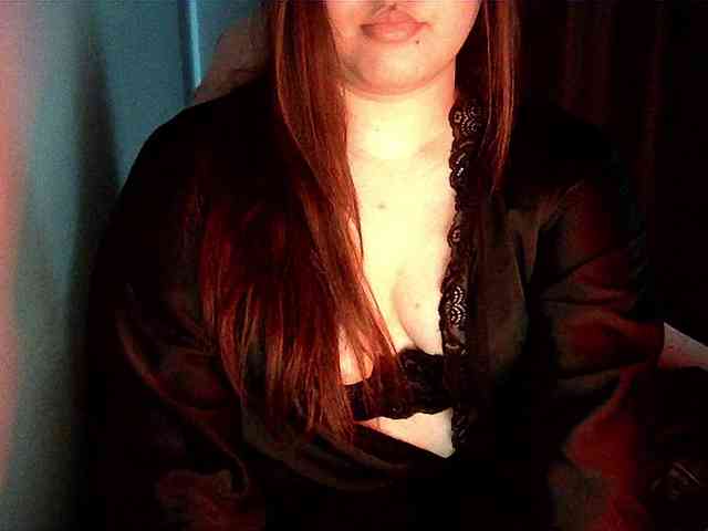 HoneyMoans webcam