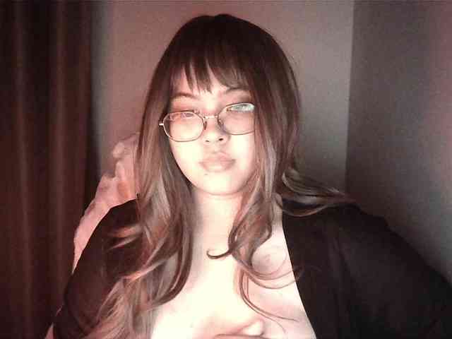 HoneyMoans webcam
