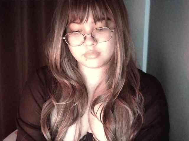HoneyMoans webcam
