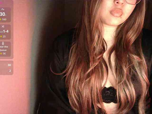 HoneyMoans webcam