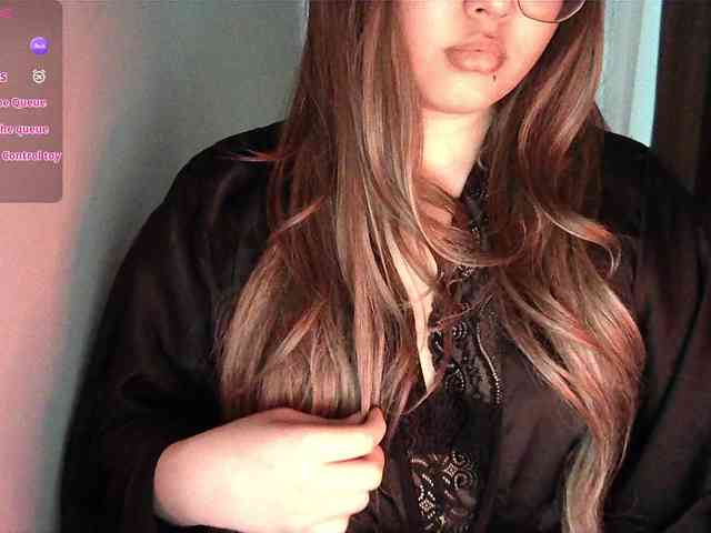 HoneyMoans webcam