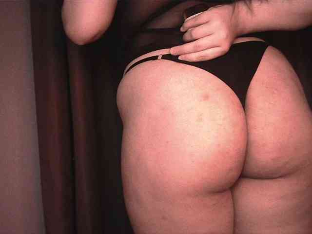 HoneyMoans webcam