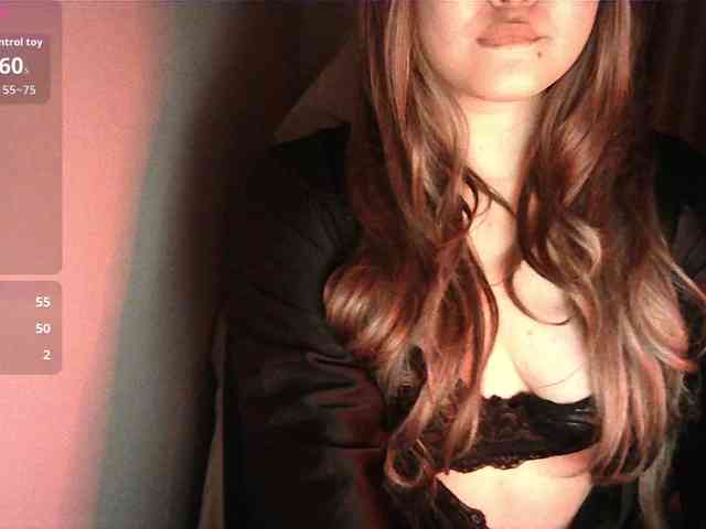 HoneyMoans webcam