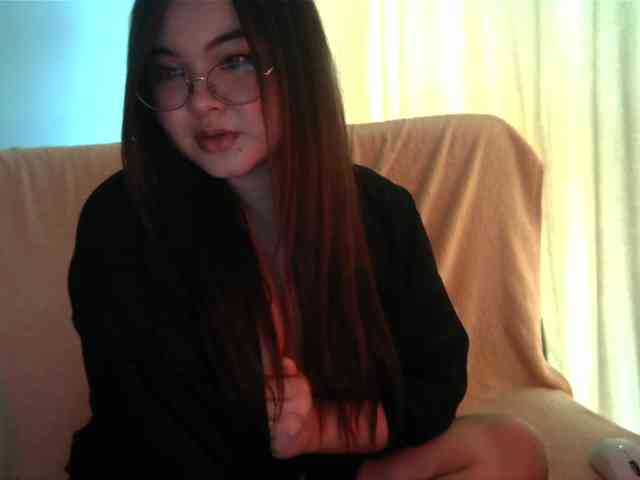 HoneyMoans webcam