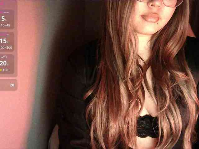 HoneyMoans webcam