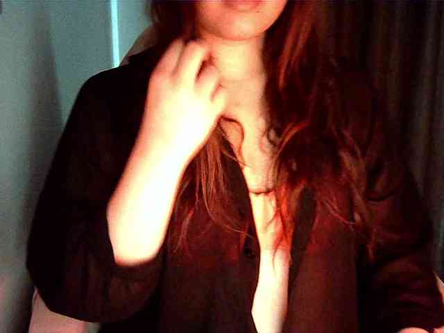 HoneyMoans webcam