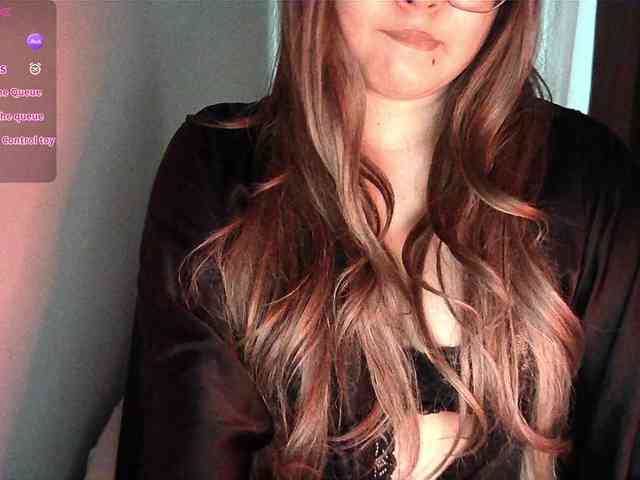 HoneyMoans webcam