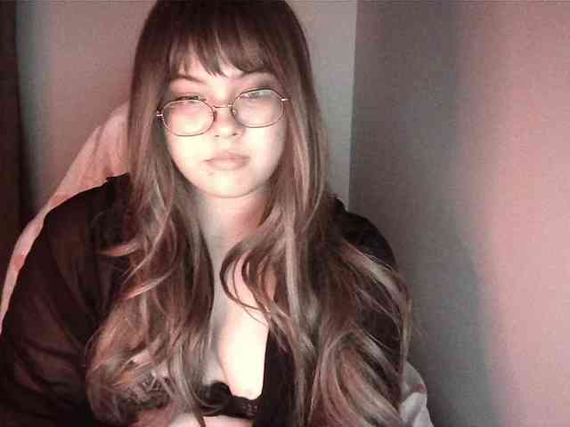 HoneyMoans webcam