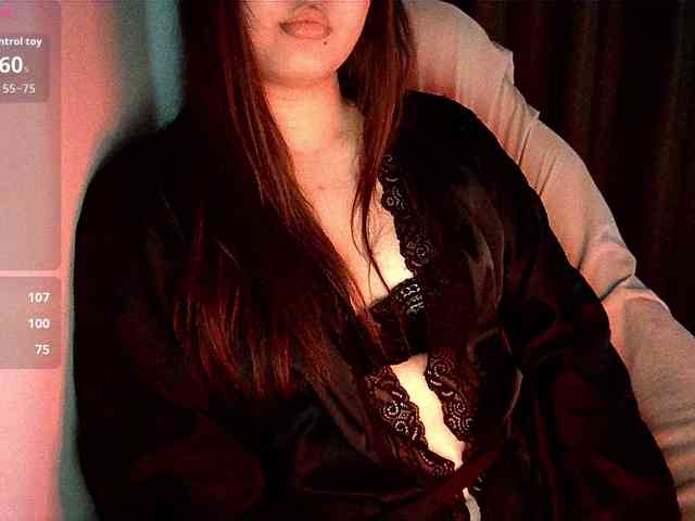 HoneyMoans webcam
