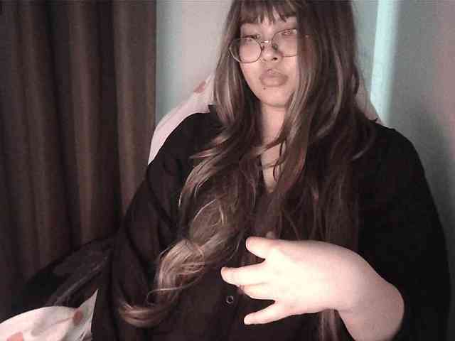 HoneyMoans webcam